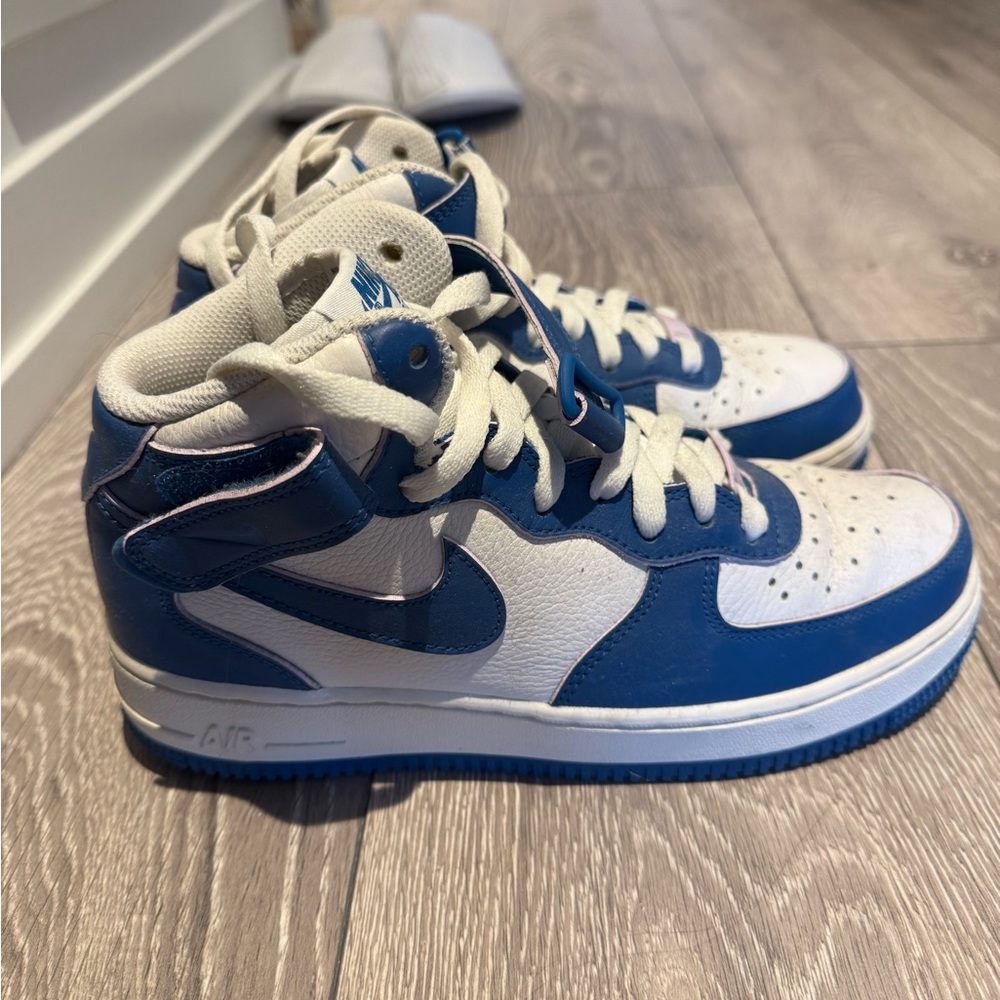 Stylish Women's Blue and White Sneakers